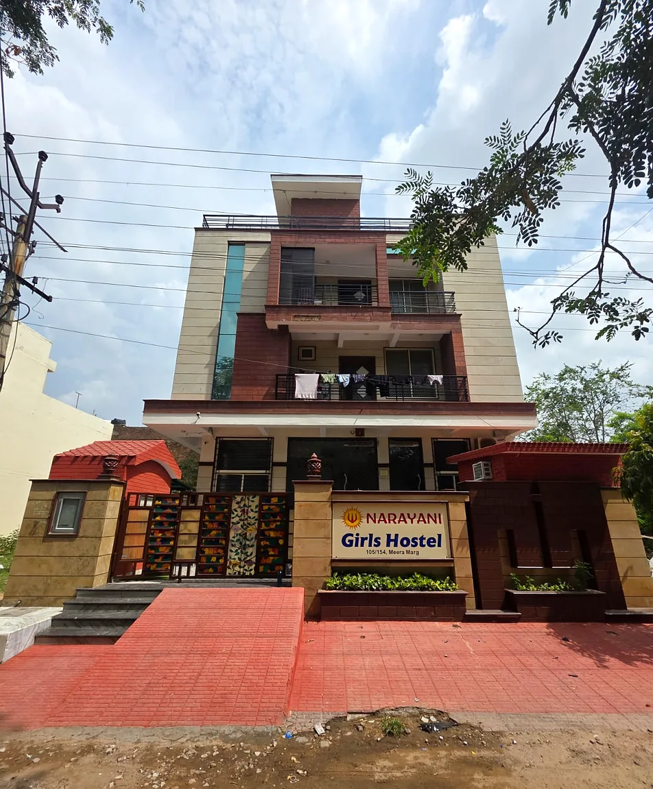Narayani Girls Hostel three-storey building on Meera Marg, Mansarovar, Jaipur